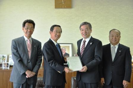 写真：締結式の様子