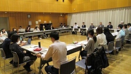 写真：中学校PTA連合会との懇談会の様子
