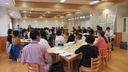 写真：小学校PTA連絡協議会との懇談会の様子