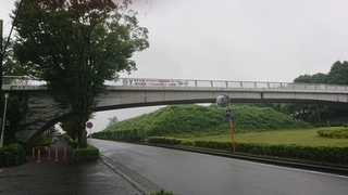 写真：コース上の多摩卸売市場前交差点付近の様子