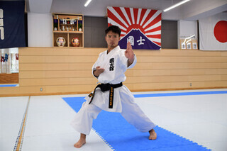 写真：演武をする関根斗夢選手