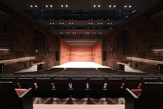 写真：大ホール（令和3年12月撮影）