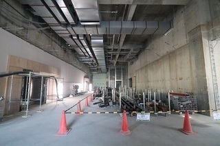 写真：大ホールホワイエ（令和3年1月撮影）