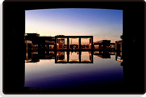 写真：夜のパルテノン多摩