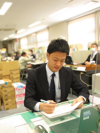 写真：学校支援課職員3