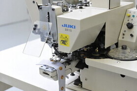 写真：ボタン付け工業用ミシン