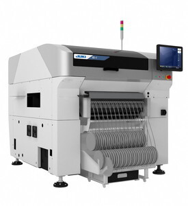 写真：電子部品の取り付け、基板を制作するための工業用途の機械装置