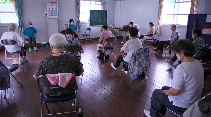 写真：体操している様子