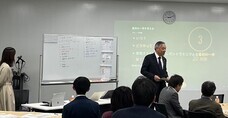 写真:若者会議ワークショップにて市長があいさつする様子
