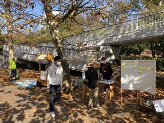 写真：多摩BOOKさんぽの様子
