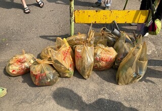 写真：幸せの多摩拾い後ごみ袋