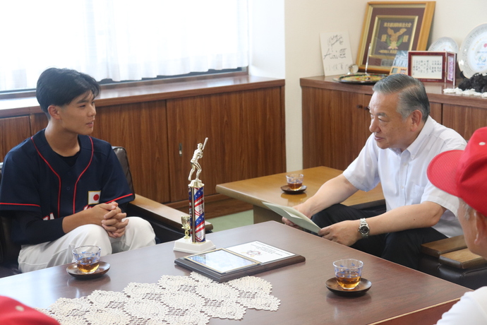 川島選手と阿部市長