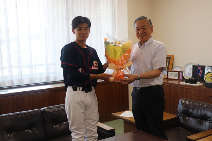 川島選手と阿部多摩市長