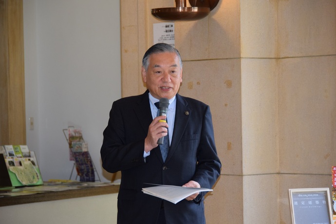 阿部市長から選定プレート贈呈の御礼・挨拶の写真