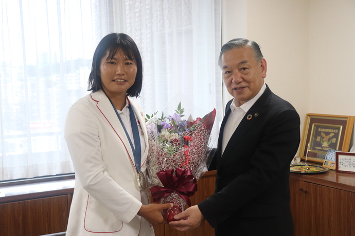 吉岡選手と阿部市長