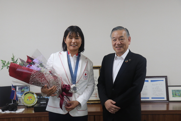 吉岡選手、阿部市長