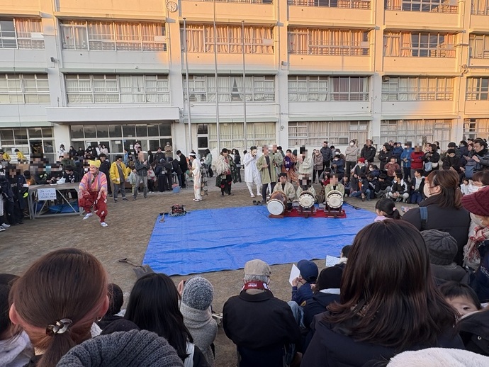 写真：東落合小学校お囃子の様子