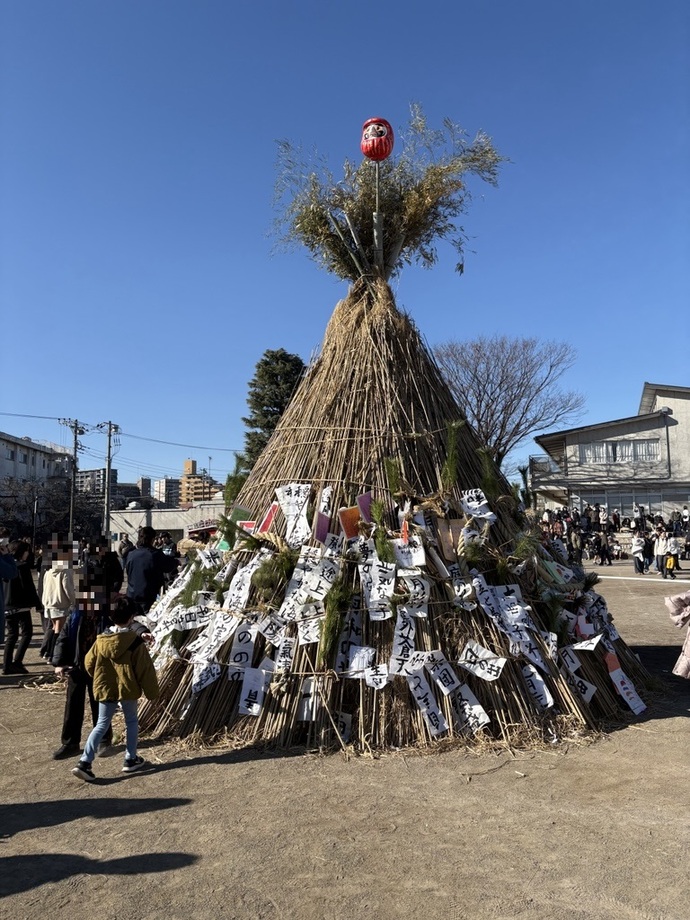 写真：多摩第一小学校でのどんど焼きの様子(1)
