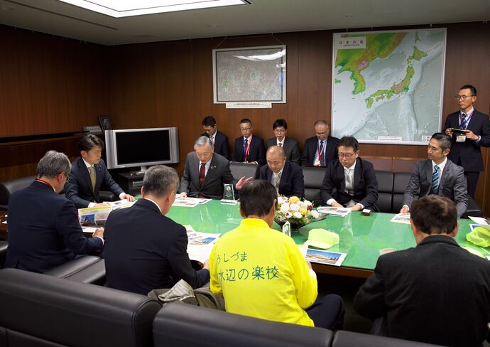 中野大臣との懇談の様子