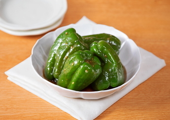 まるごとピーマンのマリネ