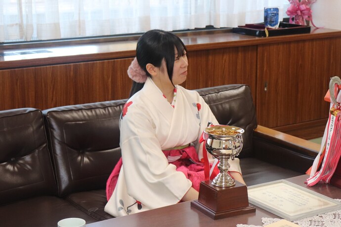 笑顔でお話しする矢島さん