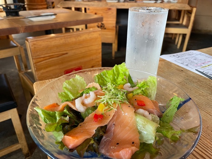 写真：アイスランド風まちバル「漁漁」の料理