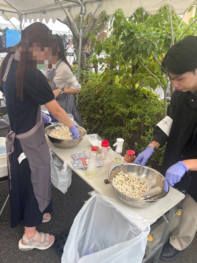 画像：協創サポーターが活動している様子を撮影した写真（かるがも館秋祭り）