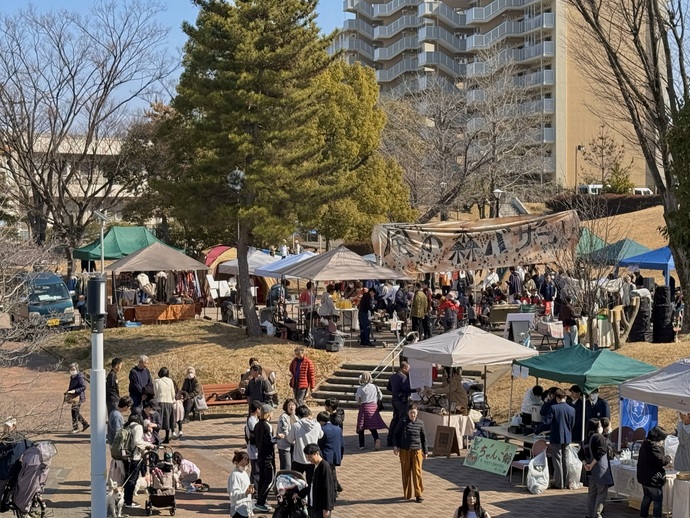 写真:風の森バザールイベント実施中の賑わっている様子